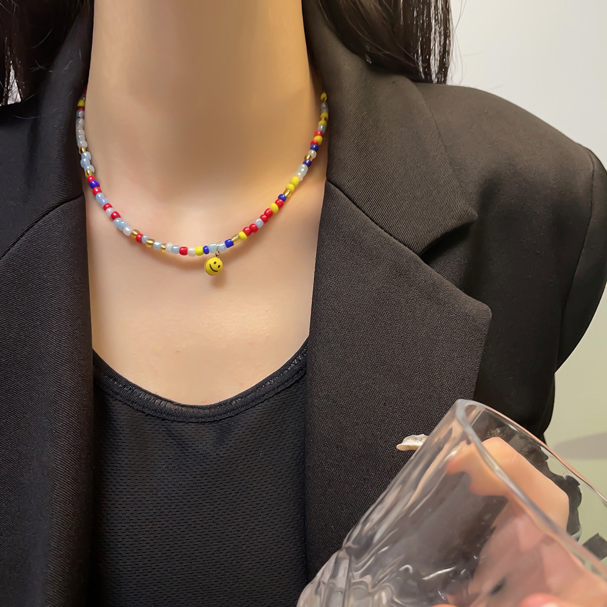 Venta al por mayor Collar de cara de sonrisa de perlas de color de vidrio